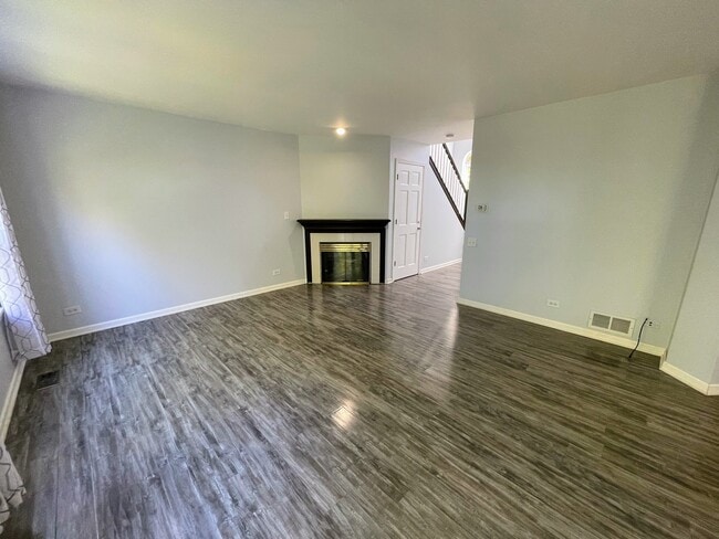 Building Photo - 221 Mistwood Ln