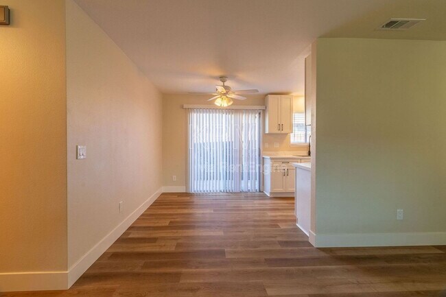 Foto del edificio - 7357 Kelley Dr