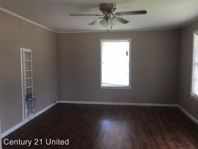 Building Photo - 407 Cryer St