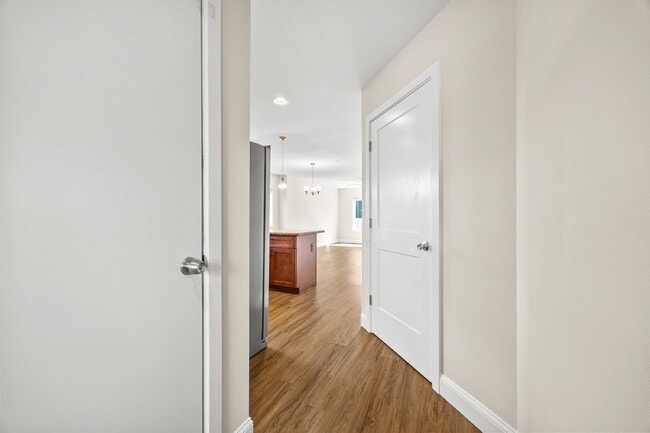 Building Photo - 4 bedrooms, 2.5 bathrooms with attached garage. This large unit is 3 floors!  Rent of $2900.00 in...