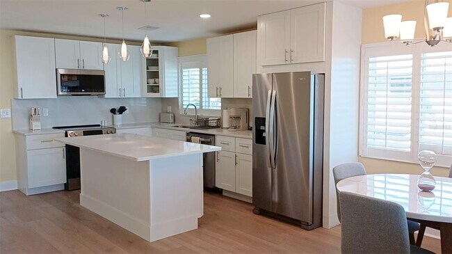 Foto del edificio - 6400 Flotilla Dr