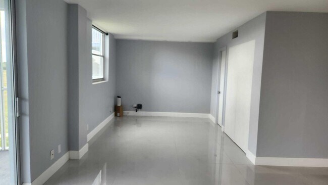Foto del edificio - 5301 NW 2nd Ave