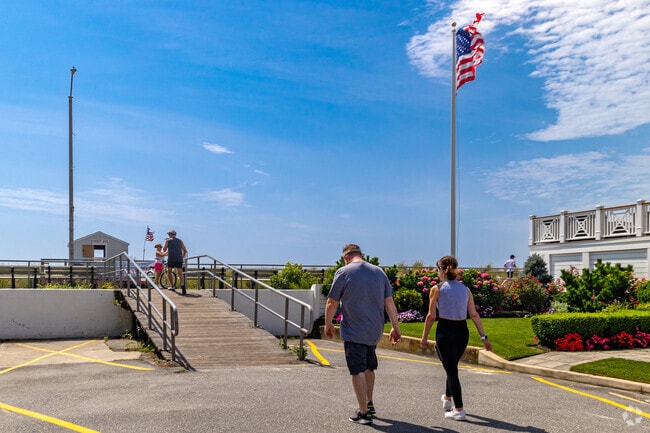 Chelsea Heights residents can head over to the beach for a jog on the boardwalk