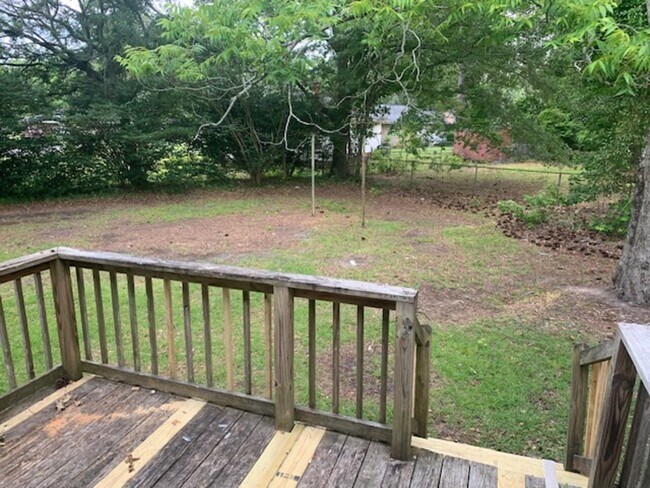 Building Photo - 512 Dogwood