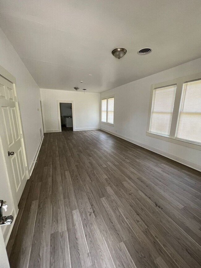 Foto del edificio - 2781 Sabine Pass Ave