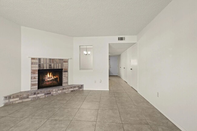 Building Photo - 85 E Caldwood Dr