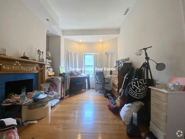 Building Photo - 71 Gainsborough St