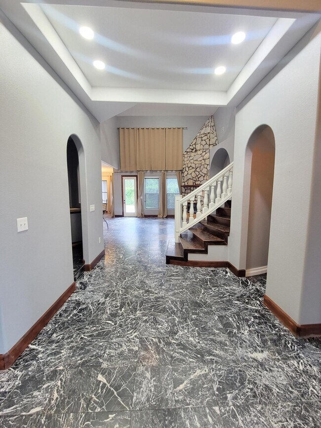 Foto del edificio - 516 Lakeview St