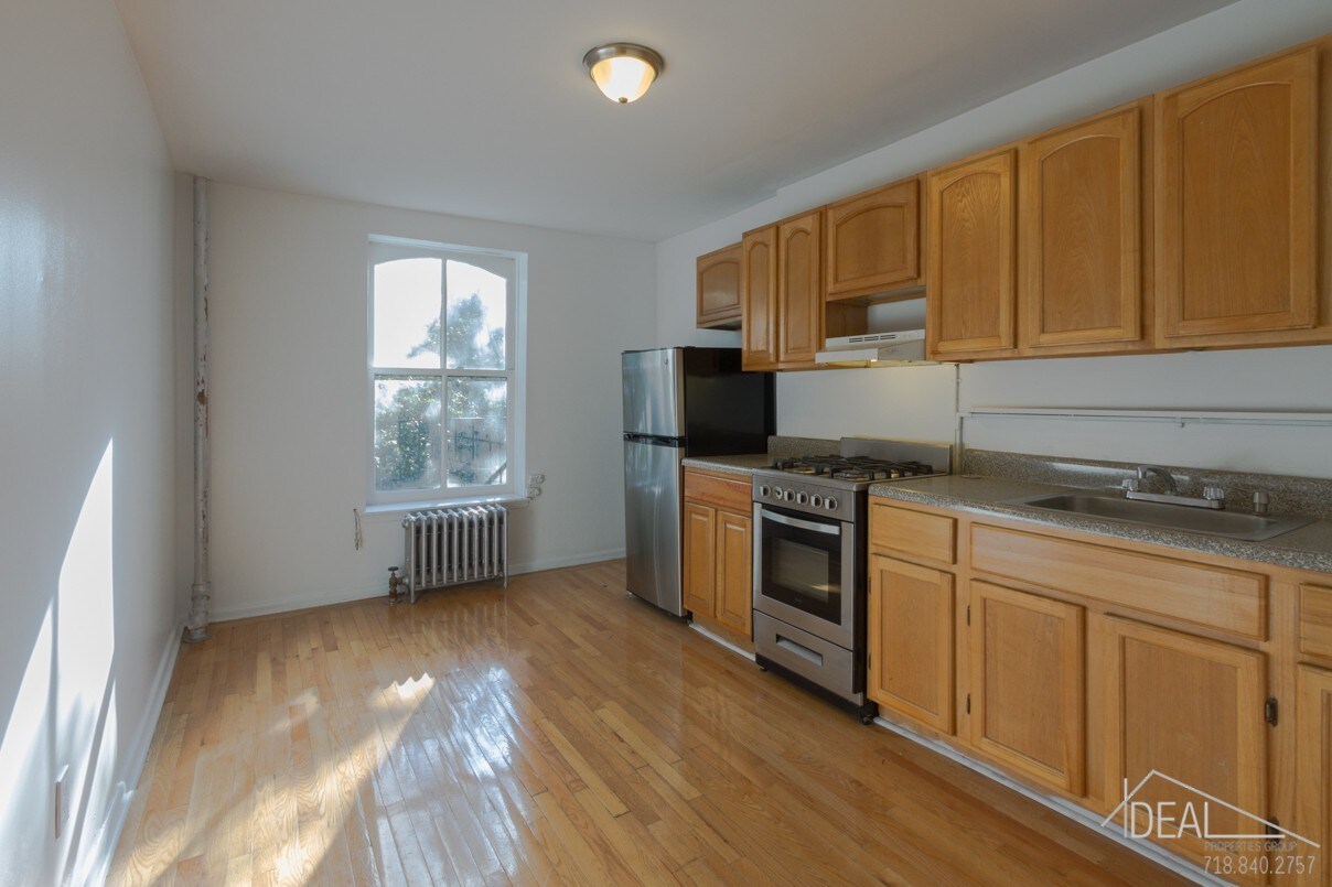 Primary Photo - 28 Joralemon St