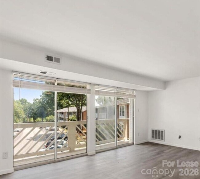 Building Photo - 9333 Old Concord Rd