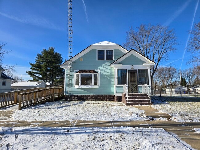 Building Photo - 249 S Pierce St
