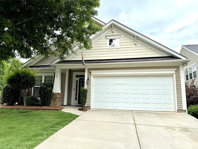 Building Photo - 2135 Ashley River Rd