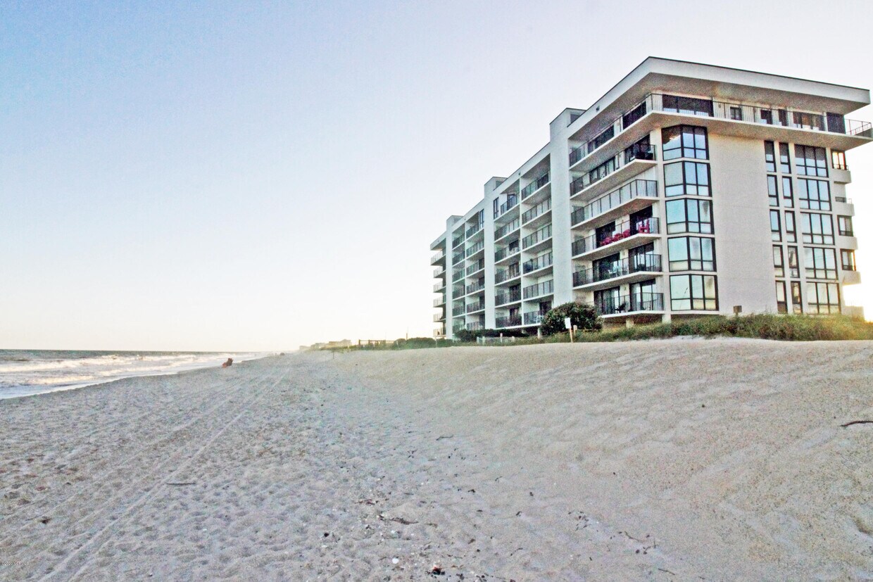 Primary Photo - 4110 Island Dr