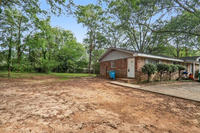 Foto del edificio - 2530-2532 Joe Jerkins Blvd