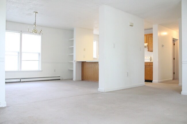 Building Photo - 18 S Cherry St