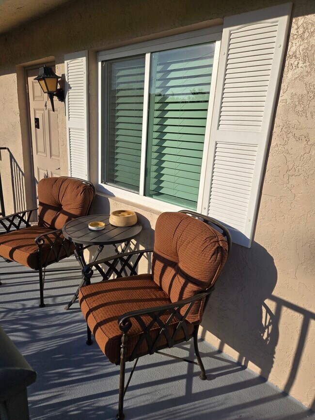 Foto del edificio - 160 Palm Dr