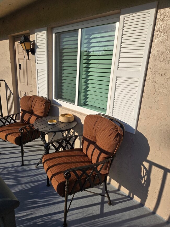 Building Photo - 160 Palm Dr