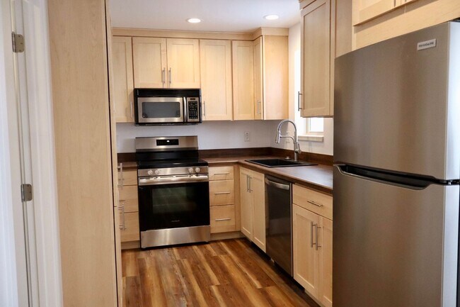 Building Photo - 927 N 24th St