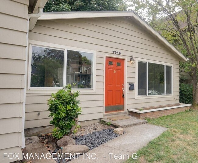 Building Photo - 3 br, 1 bath House - 1706 SE 35th Place