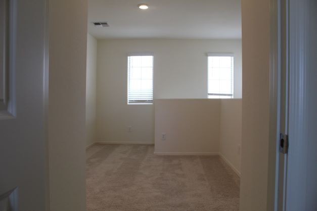 Foto del edificio - "Spacious 4-Bedroom with 2.5 Baths availab...
