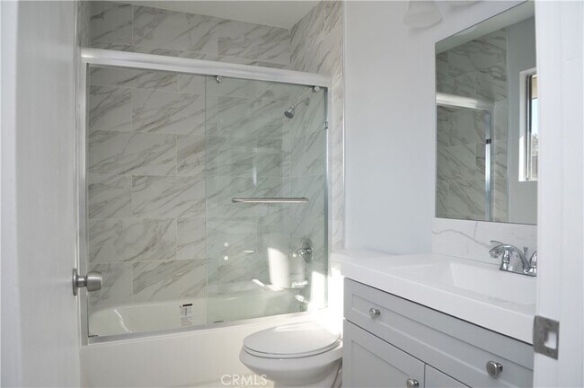 Foto del edificio - 2337 S Greenwood Pl