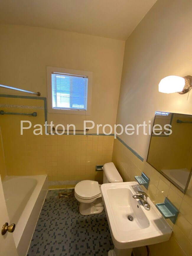 Foto del edificio - 2323 Blossom St