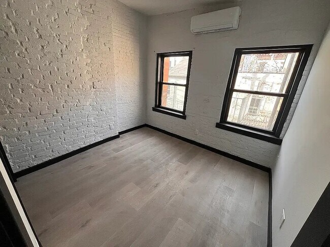 Foto del edificio - 110 Bedford St