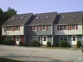 Building Photo - 32 Briarwood Rd