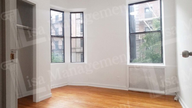 Building Photo - 201 W 81st St