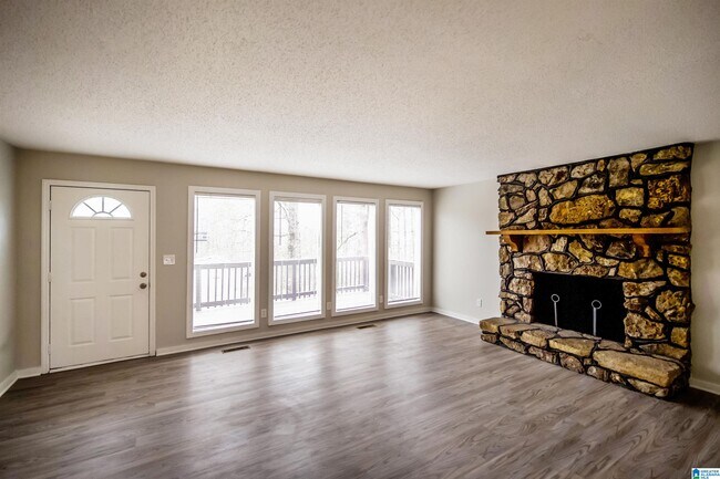 Building Photo - 21264 Royal Dr