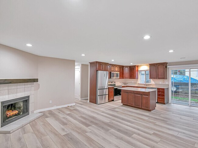 Foto del edificio - Coming soon! Remodeled 3-bdr/2-bath Overlook ranch w/ fireplace, excellent location