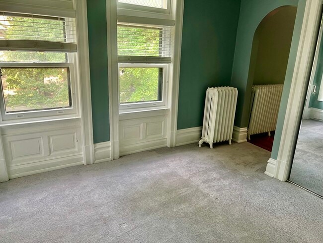 Building Photo - 4124 W Pine Blvd