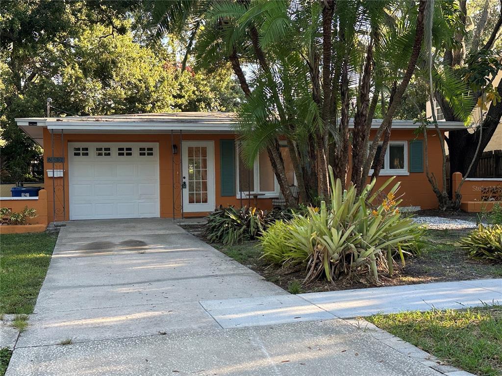 Foto principal - 8253 29th Ave N