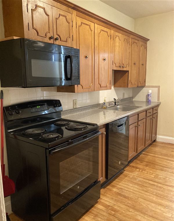 Foto principal - 137 Merriam Ave
