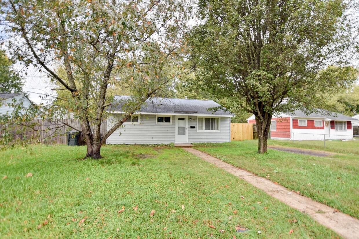 Foto principal - 1923 Bancroft Dr