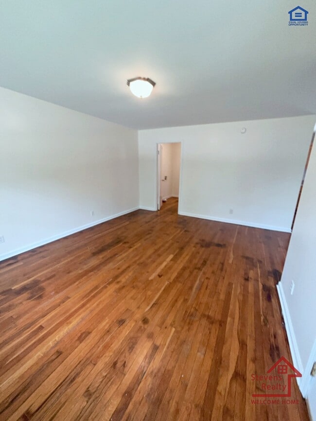 Building Photo - 207 Bermuda Dr