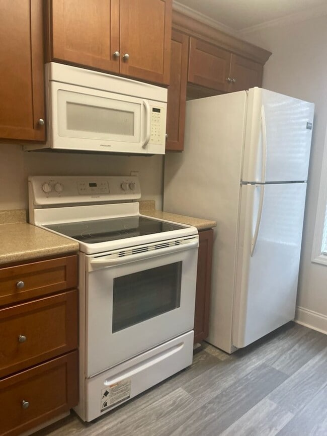 Foto del edificio - WEST AUGUSTA TOWNHOME CONVENIENT TO MEDICAL AND SCHOOLS