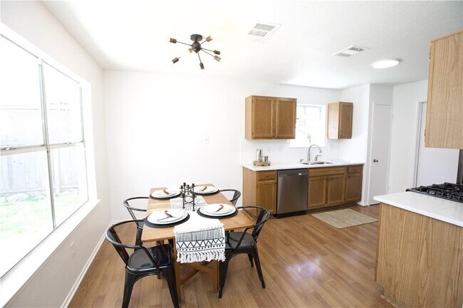 Building Photo - 1305 Green Terrace Dr