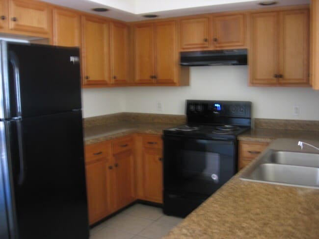 Building Photo - 234 Fairmont Ct