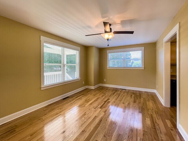 Foto del edificio - Charming Three-Bedroom Cottage in Oakley