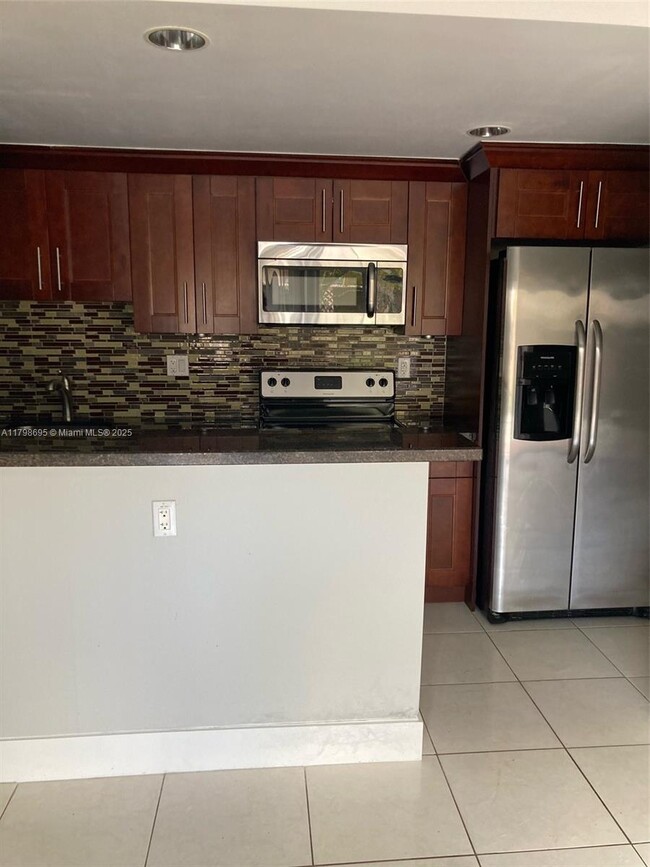 Foto del edificio - 4620 NW 79th Ave