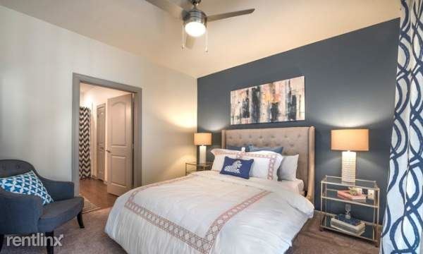 Foto principal - 400 Bourland Rd