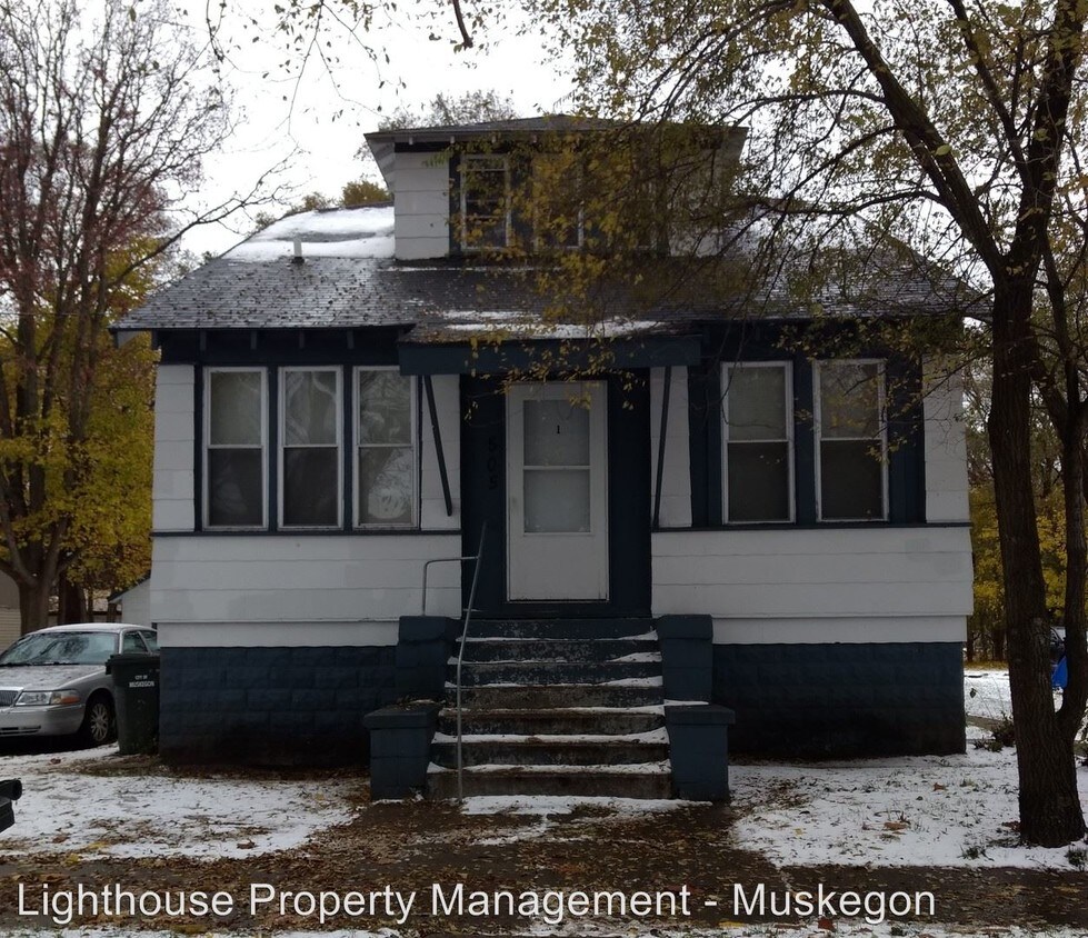 Primary Photo - 2 br, 1 bath House - 505 Catawba #3
