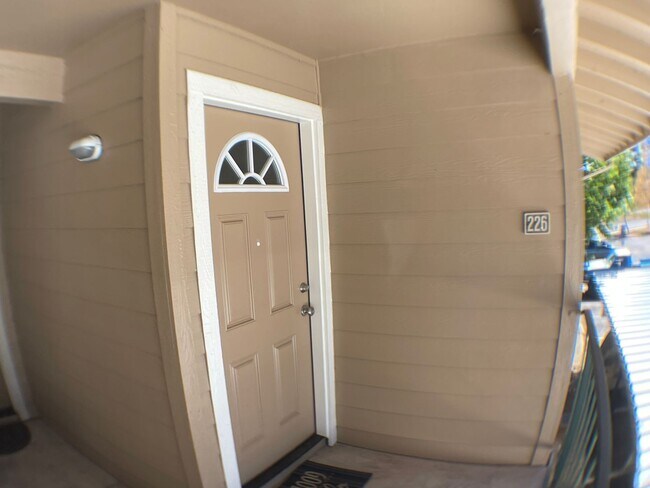 Foto del edificio - Furnished 2BR Condo with Dual Primary Suit...