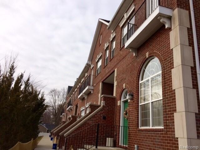 Primary Photo - 1221 Ann Arbor Rd