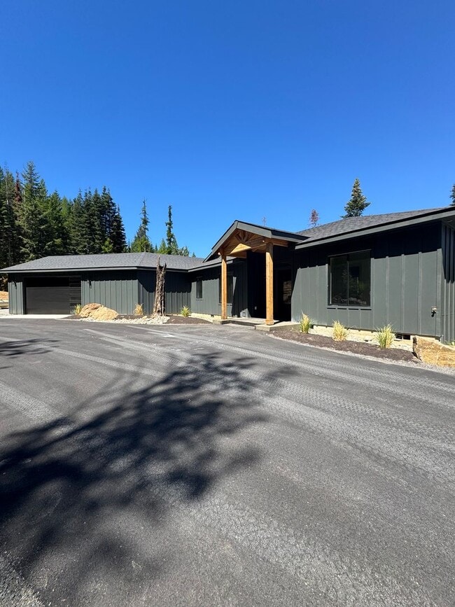 Foto del edificio - Luxury Rural Home Close to Town for Lease
