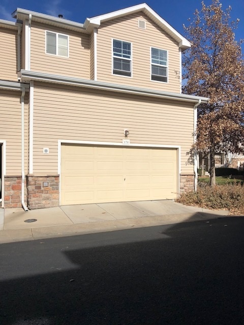 Attached garage - 170 Alyssum Dr Townhome