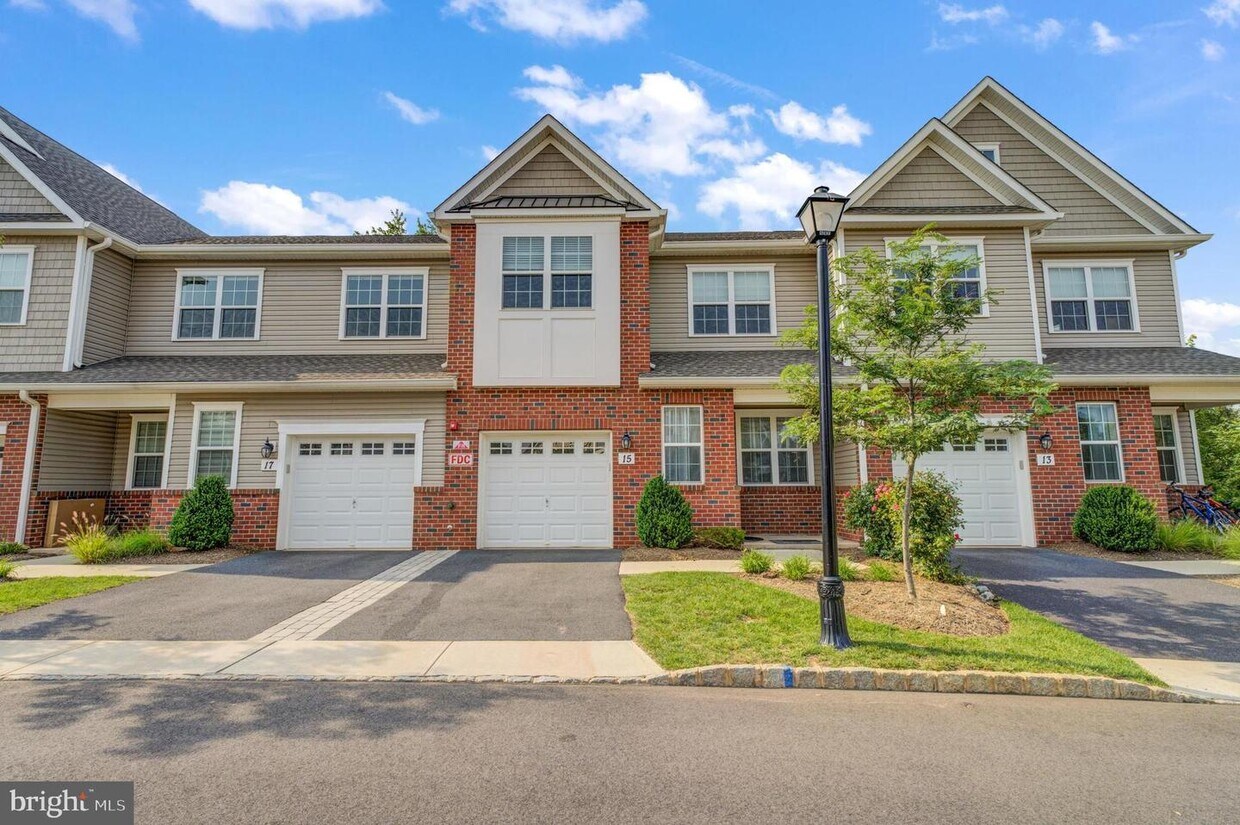 15 Tucker Way, Pennington, NJ 08534 Townhome Rentals in Pennington NJ