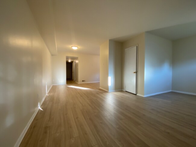 Building Photo - 7625 Algon Ave