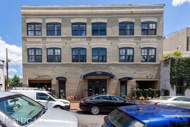 Foto del edificio - 1741 Johnson Ave NW
